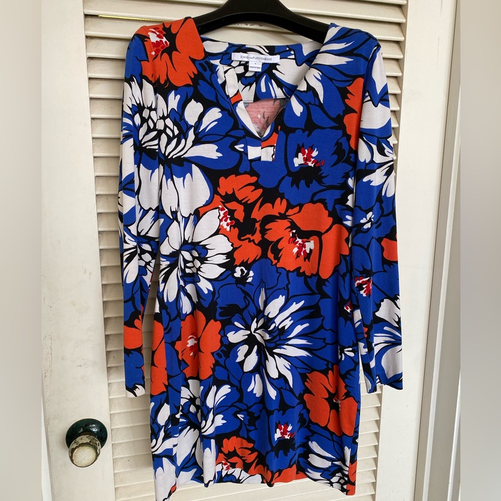 Diane Von Furstenberg v neck long sleeve mini dress Size 0